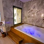 Elysian Airport & Restaurant 4*