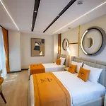 Elysian Airport & Restaurant 4*