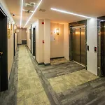 Hotel Elysian Airport & Restaurant