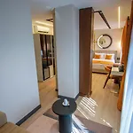 Elysian Airport & Restaurant Hotel