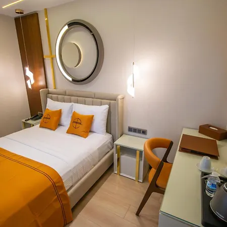 Hotel Elysian Airport & Restaurant 4*