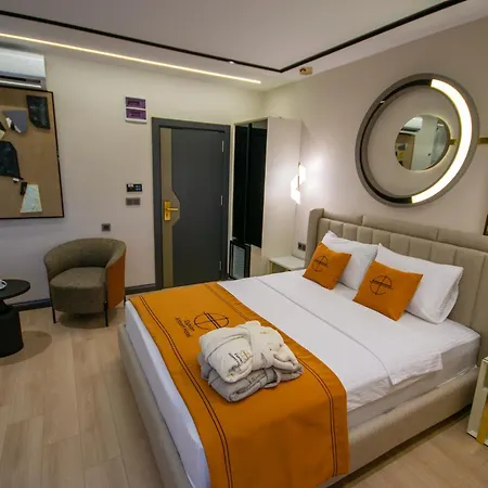 Elysian Airport & Restaurant 4*