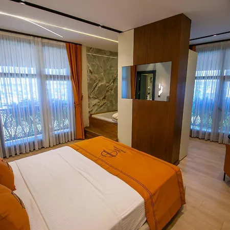 Elysian Airport & Restaurant Hotel