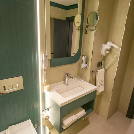 Elysian Airport Hotel
