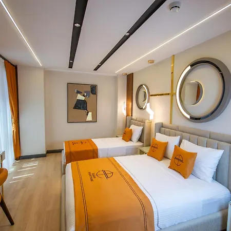 Elysian Airport & Restaurant 4*