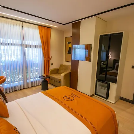 Elysian Airport & Restaurant