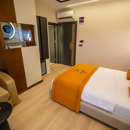 Hotel Elysian Airport & Restaurant