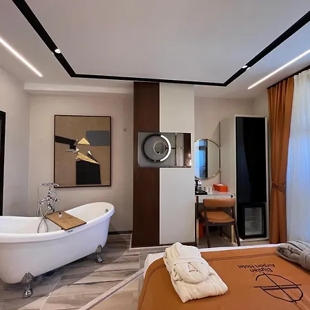 Elysian Airport & Restaurant Hotel 4*
