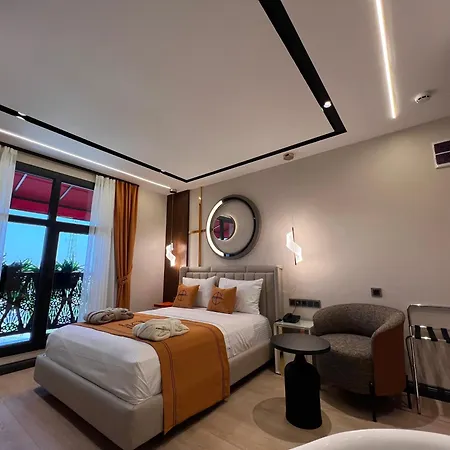 Elysian Airport 4*
