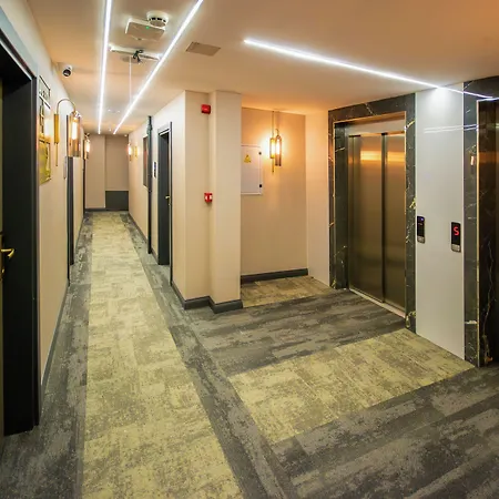 Hotel Elysian Airport & Restaurant