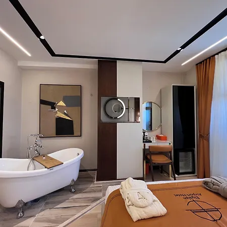 Elysian Airport & Restaurant 4*