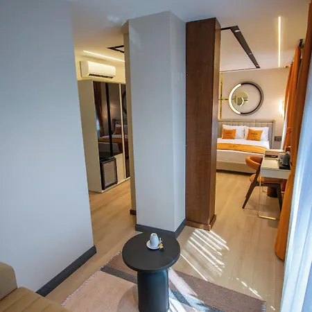 Elysian Airport & Restaurant Hotel