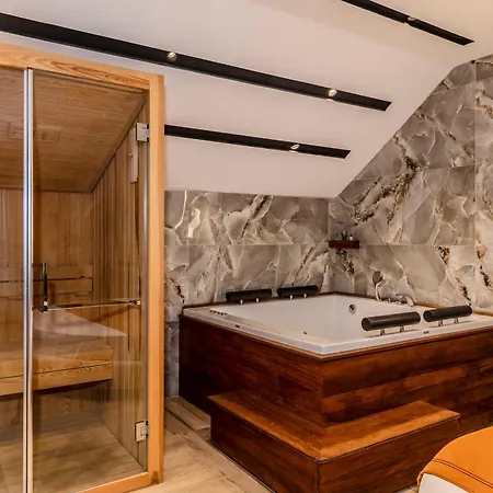 Hotel Elysian Airport & Restaurant