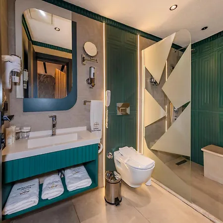 Elysian Airport & Restaurant מלון 4*