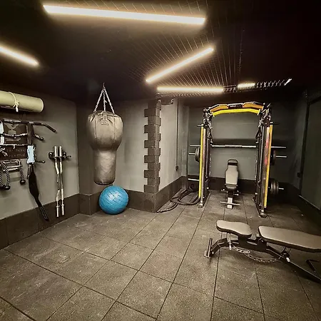 Elysian Airport & Restaurant Hotel 4*