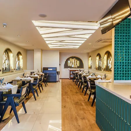 Elysian Airport & Restaurant Hotel