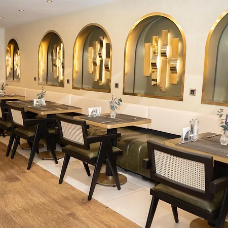 Elysian Airport & Restaurant Hotel 4*