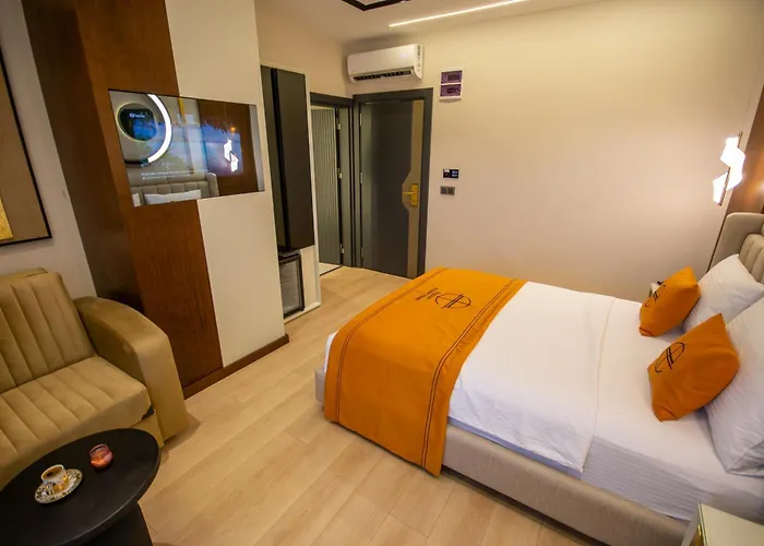 Hotel Elysian Airport & Restaurant