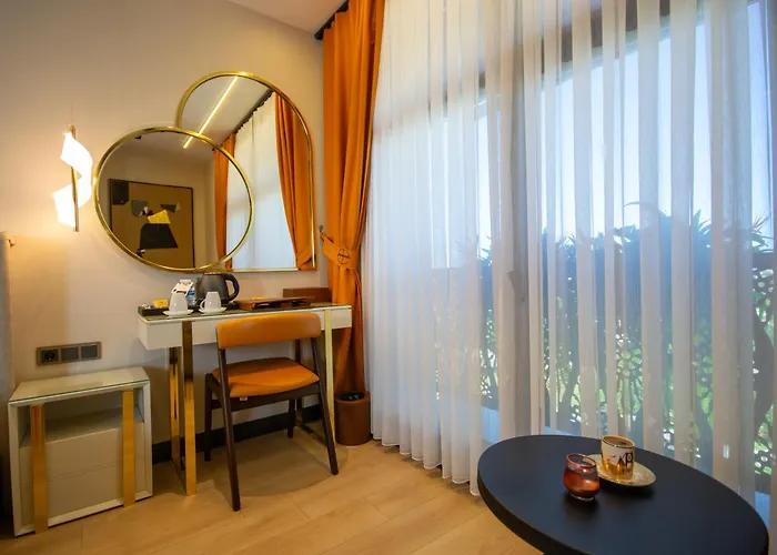 Elysian Airport & Restaurant Hotel 4*