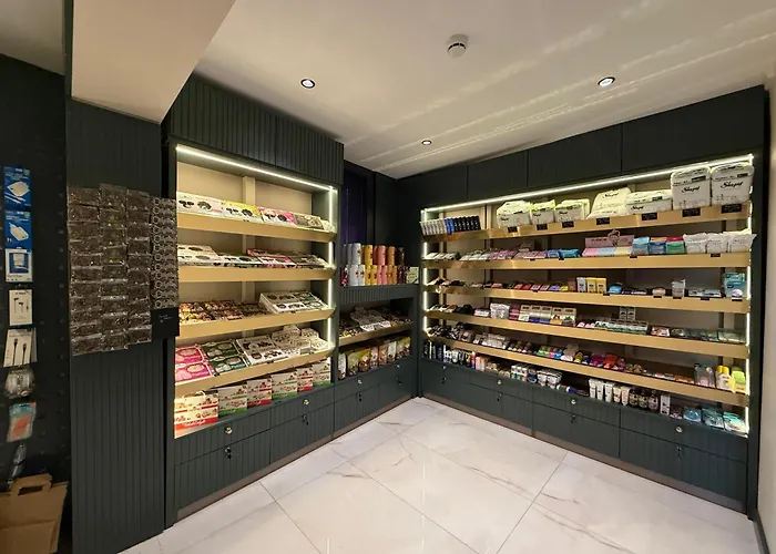 Hotel Elysian Airport & Restaurant